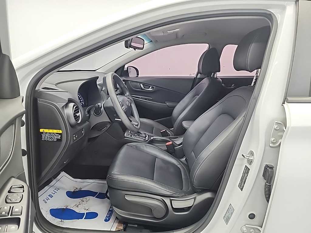 HYUNDAI Kona - Vista 11