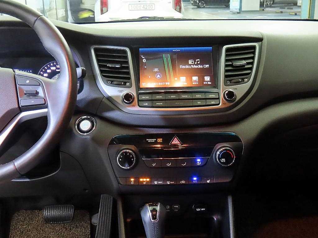 HYUNDAI Tucson - Vista 11