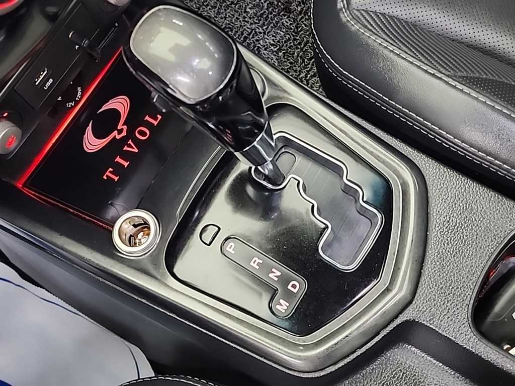Ssangyong Tivoli - Vista 8