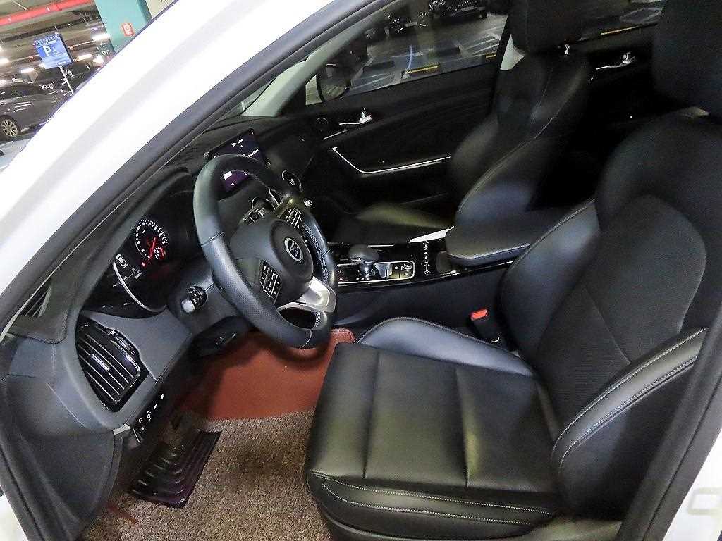 KIA Stinger - Vista 6