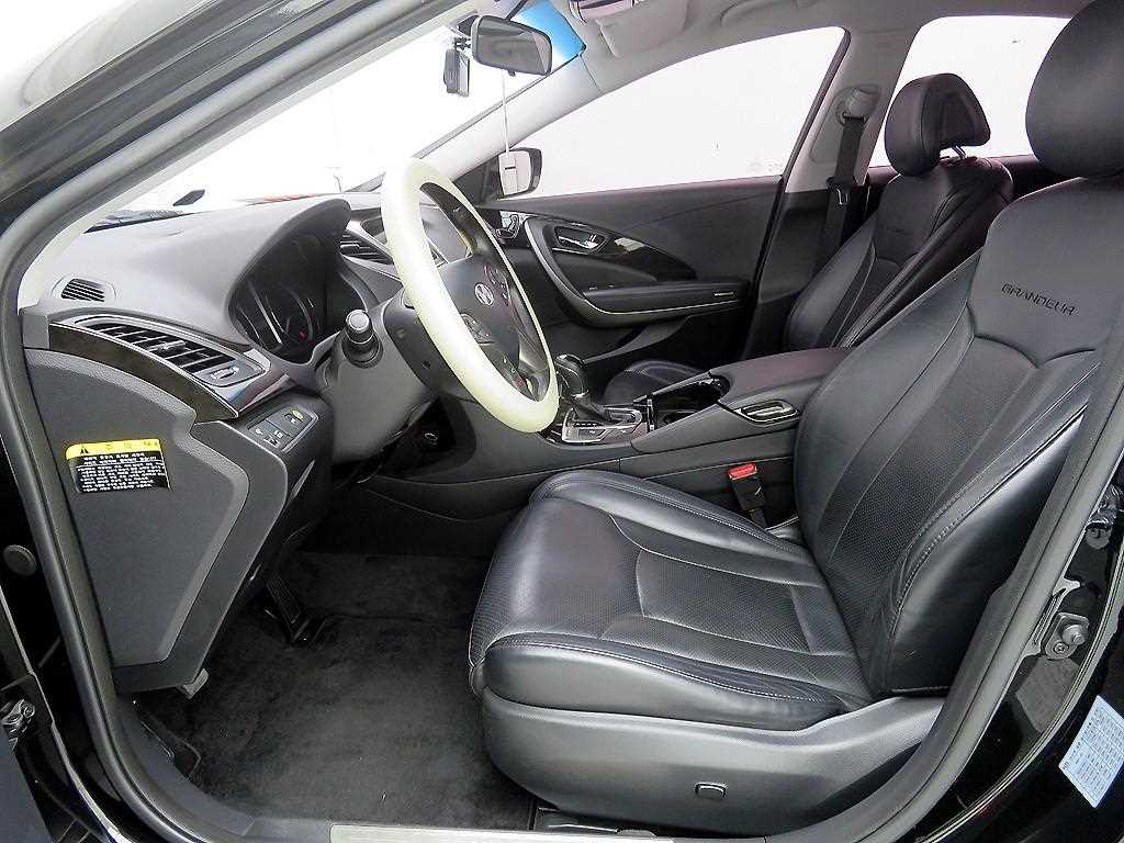 HYUNDAI Grandeur - Vista 5