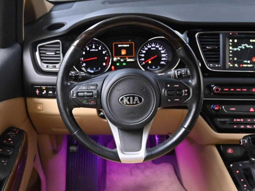 KIA Carnival 2016 Negro - Importación desde Corea - HF Imports Iquique - Foto 13