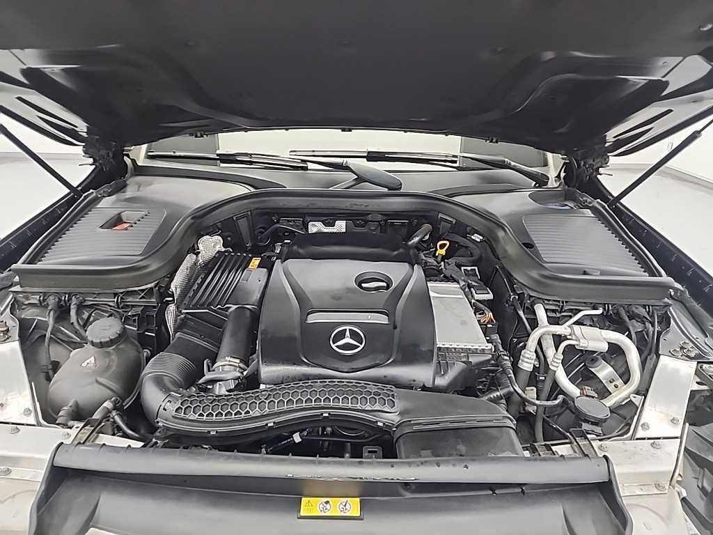 Mercedes Benz GLC Class - Vista 5