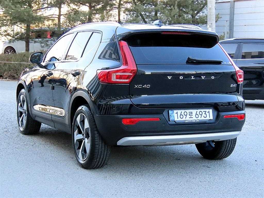 Volvo XC40 - Vista 3