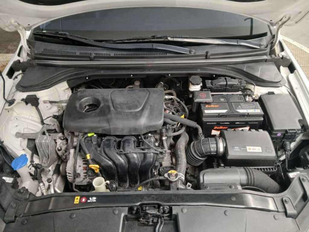 HYUNDAI Avante 2018 Blanco - Importación desde Corea - HF Imports Iquique - Foto 19