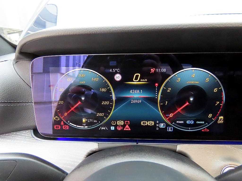 Mercedes Benz E class - Vista 9