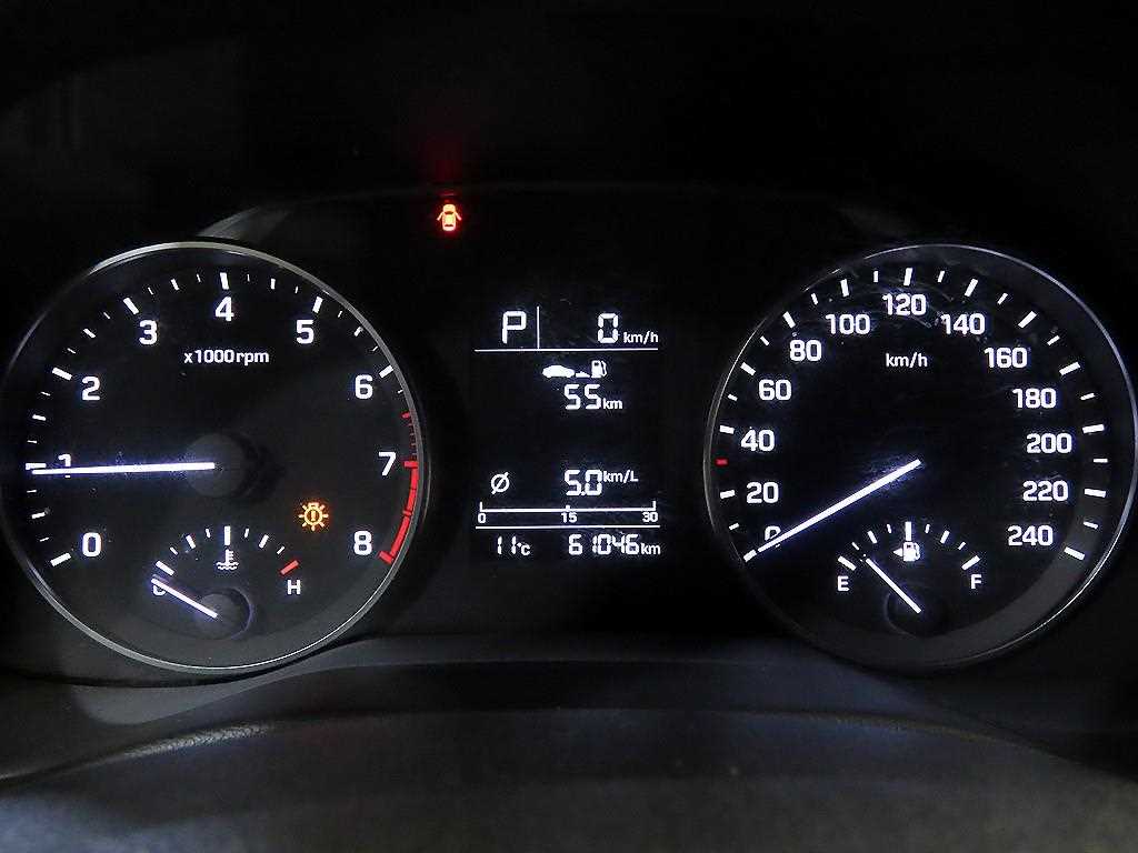 HYUNDAI Avante - Vista 9