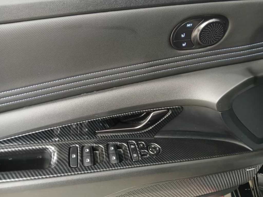 HYUNDAI Avante - Vista 11