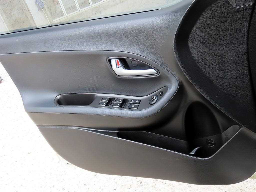 KIA Morning - Vista 11