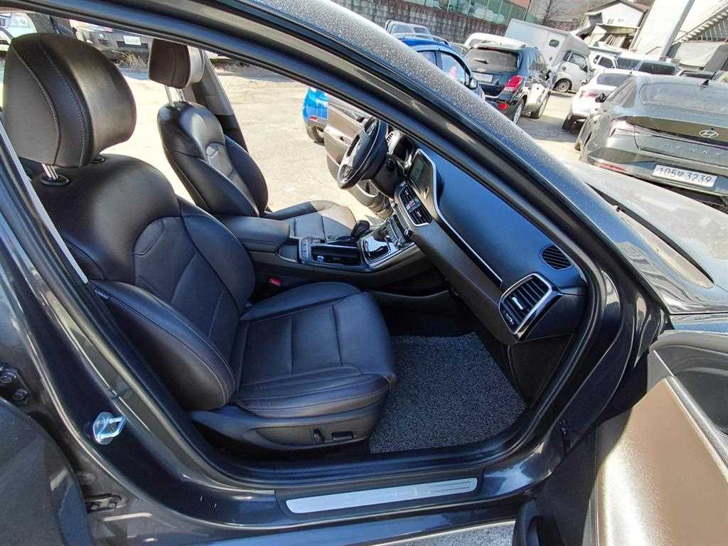 HYUNDAI Grandeur - Vista 7