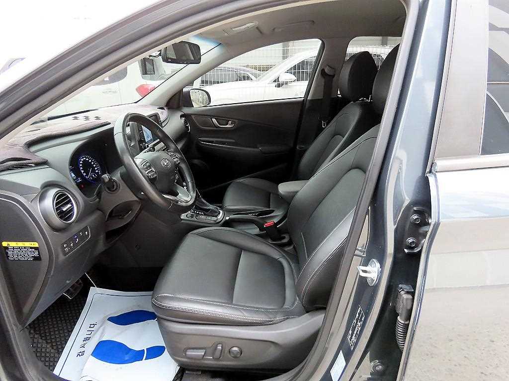HYUNDAI Kona - Vista 5