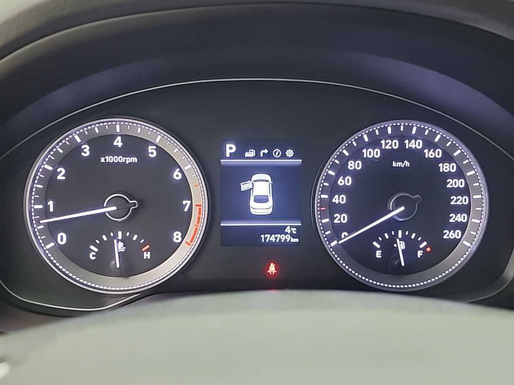 HYUNDAI Grandeur - Vista 6