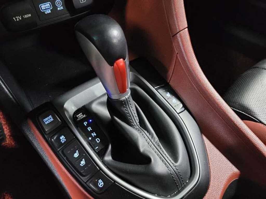 HYUNDAI Veloster - Vista 10