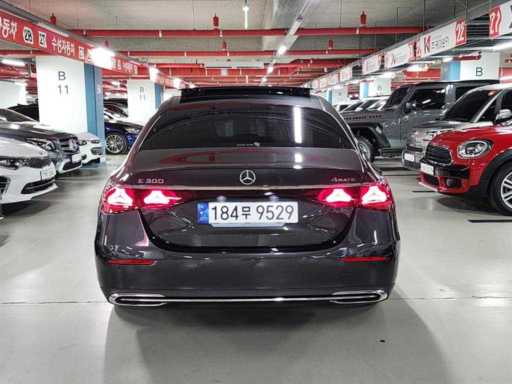 Mercedes Benz E class - Vista 5