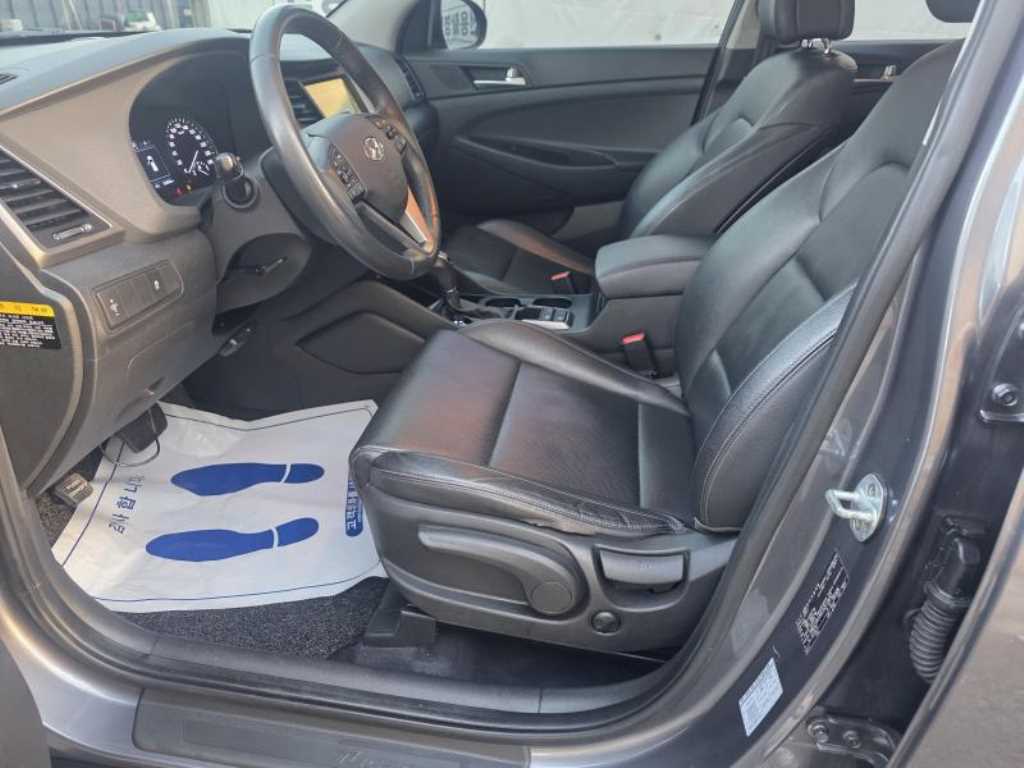 HYUNDAI Tucson - Vista 10