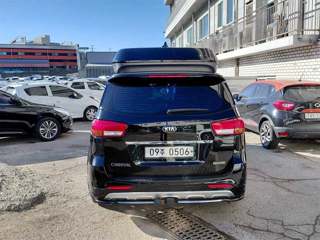 KIA Carnival - Vista 4