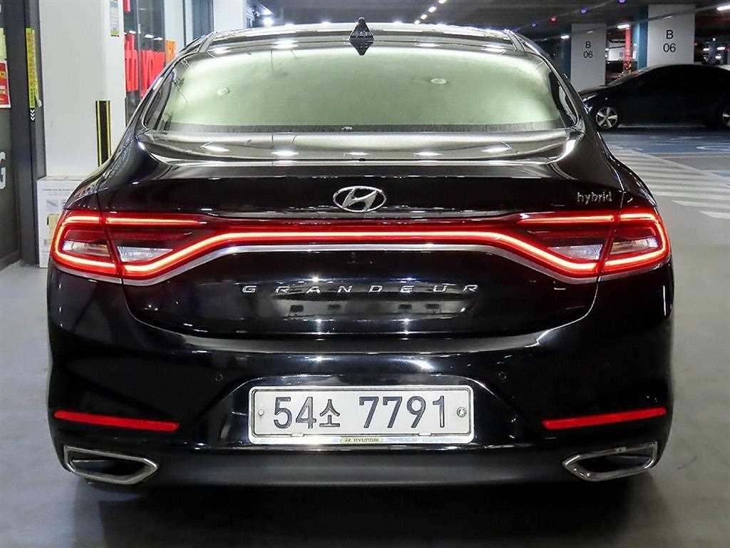 HYUNDAI Grandeur - Vista 5