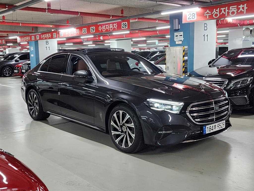 Mercedes Benz E class - Vista 3