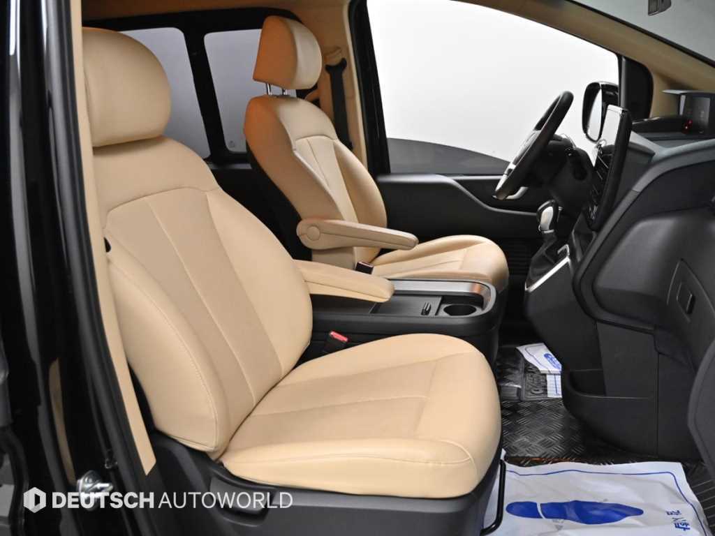 HYUNDAI Staria - Vista 10