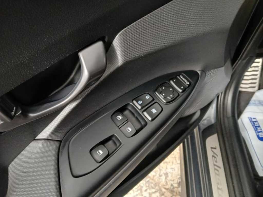 HYUNDAI Veloster - Vista 10