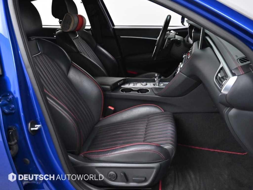 Genesis G70 - Vista 10