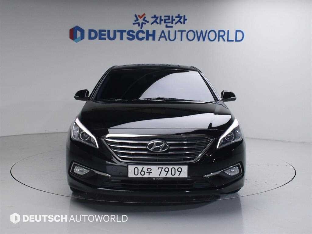 HYUNDAI Sonata - Vista 3