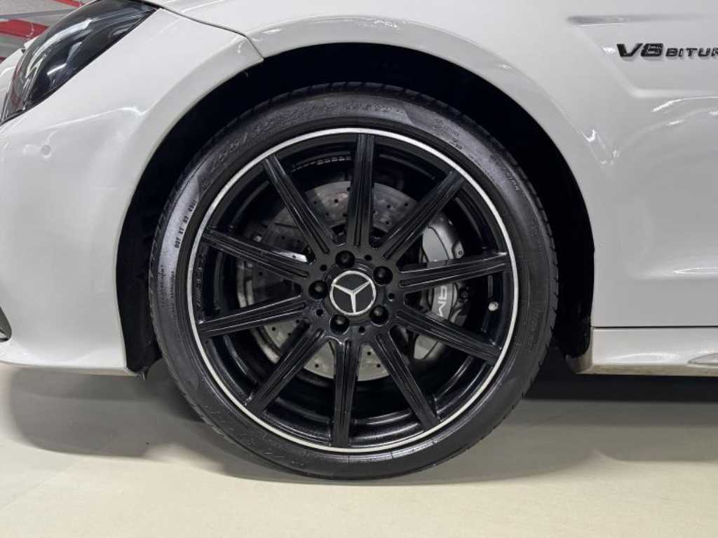 Mercedes Benz CLS Class - Vista 6