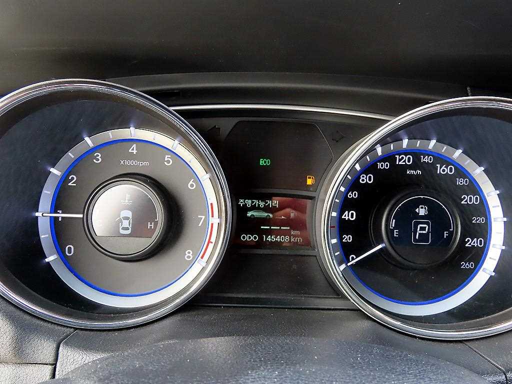 HYUNDAI Sonata - Vista 8