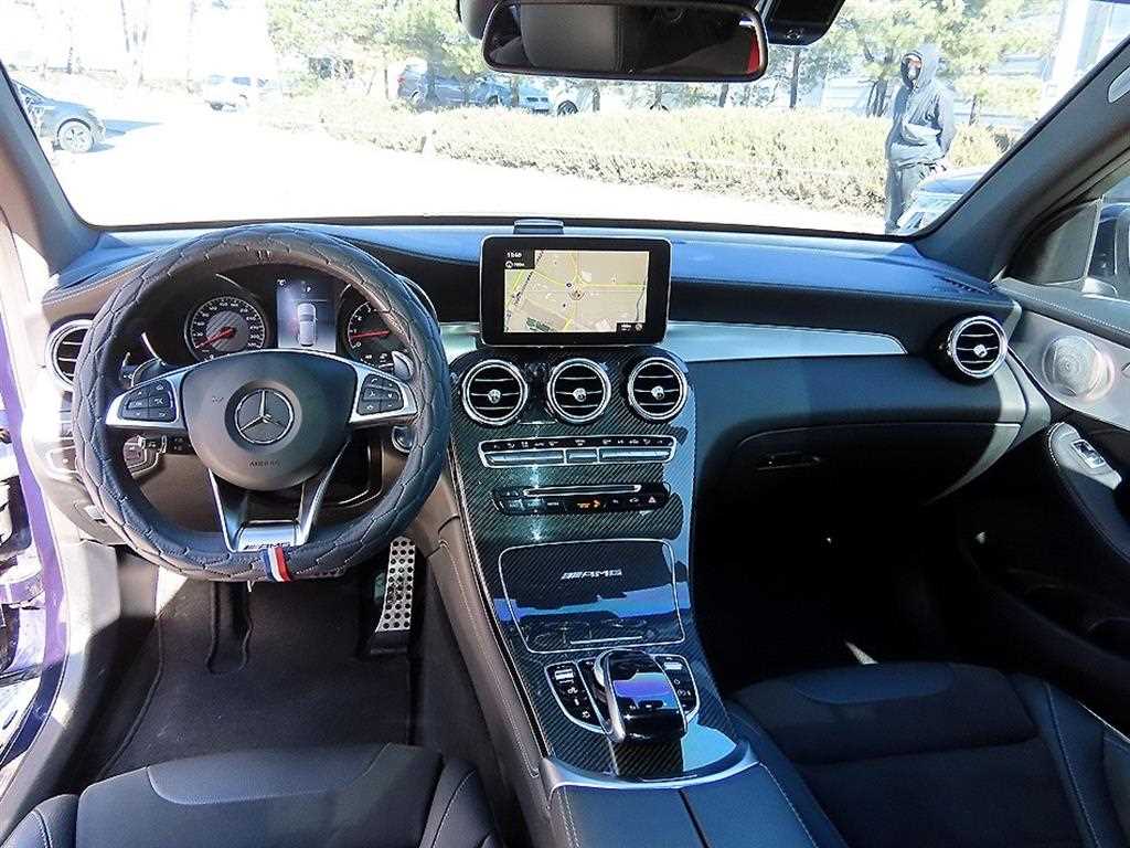 Mercedes Benz GLC Class - Vista 7