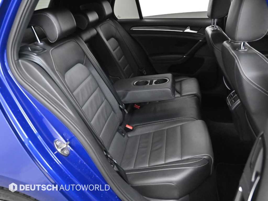 Volkswagen Golf - Vista 12