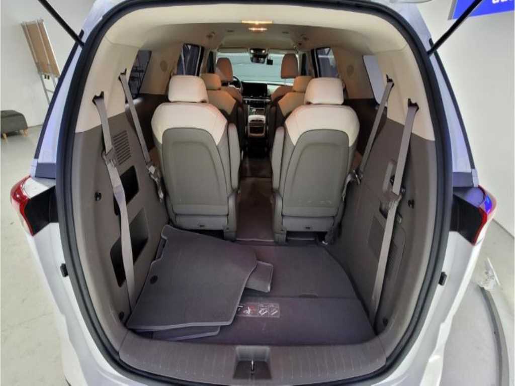 KIA Carnival - Vista 10