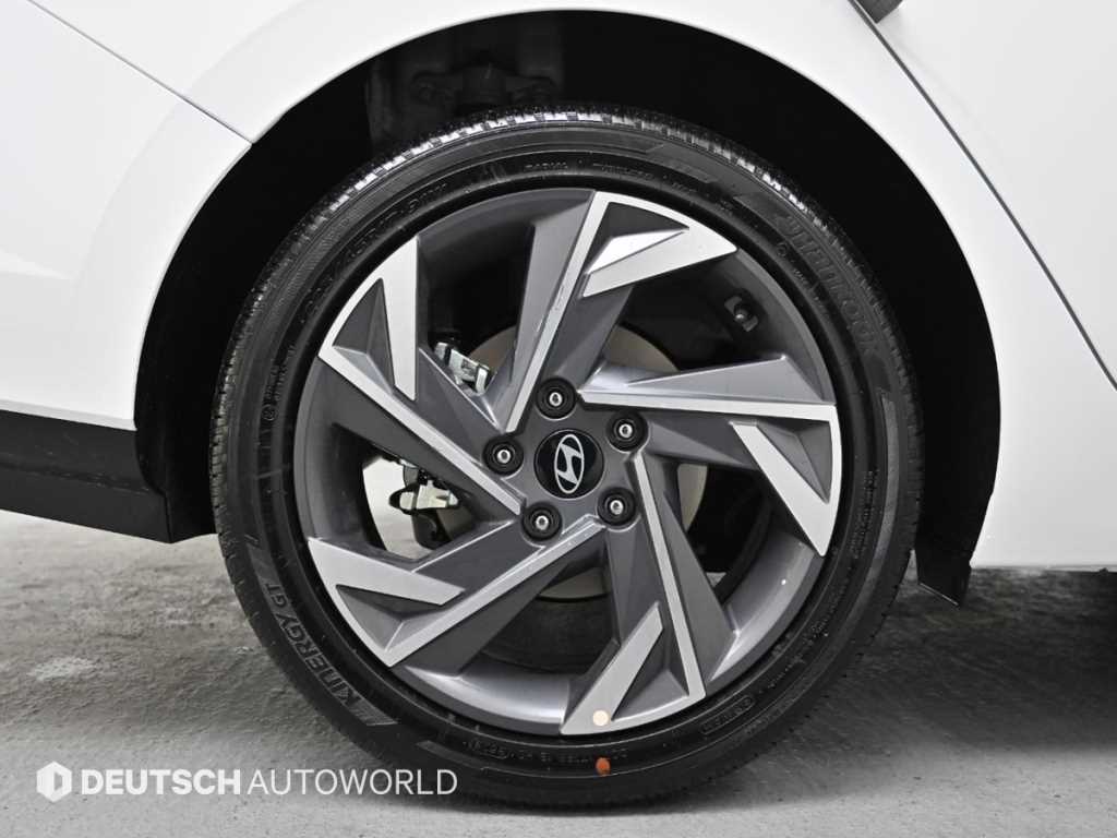 HYUNDAI Avante - Vista 5