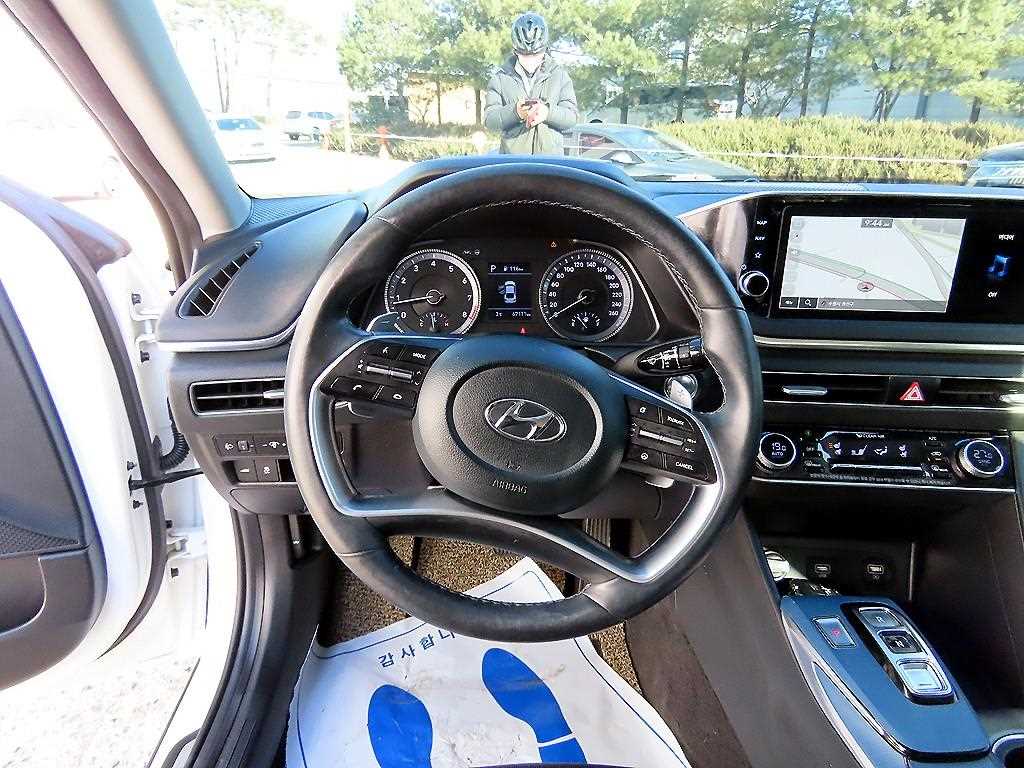 HYUNDAI Sonata - Vista 8