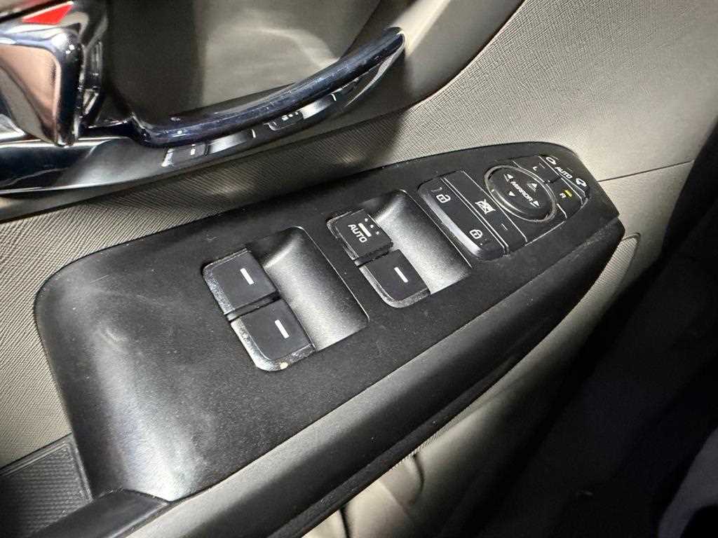 KIA Carnival - Vista 10