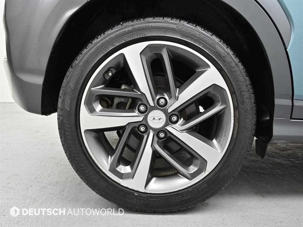 HYUNDAI Kona - Vista 5