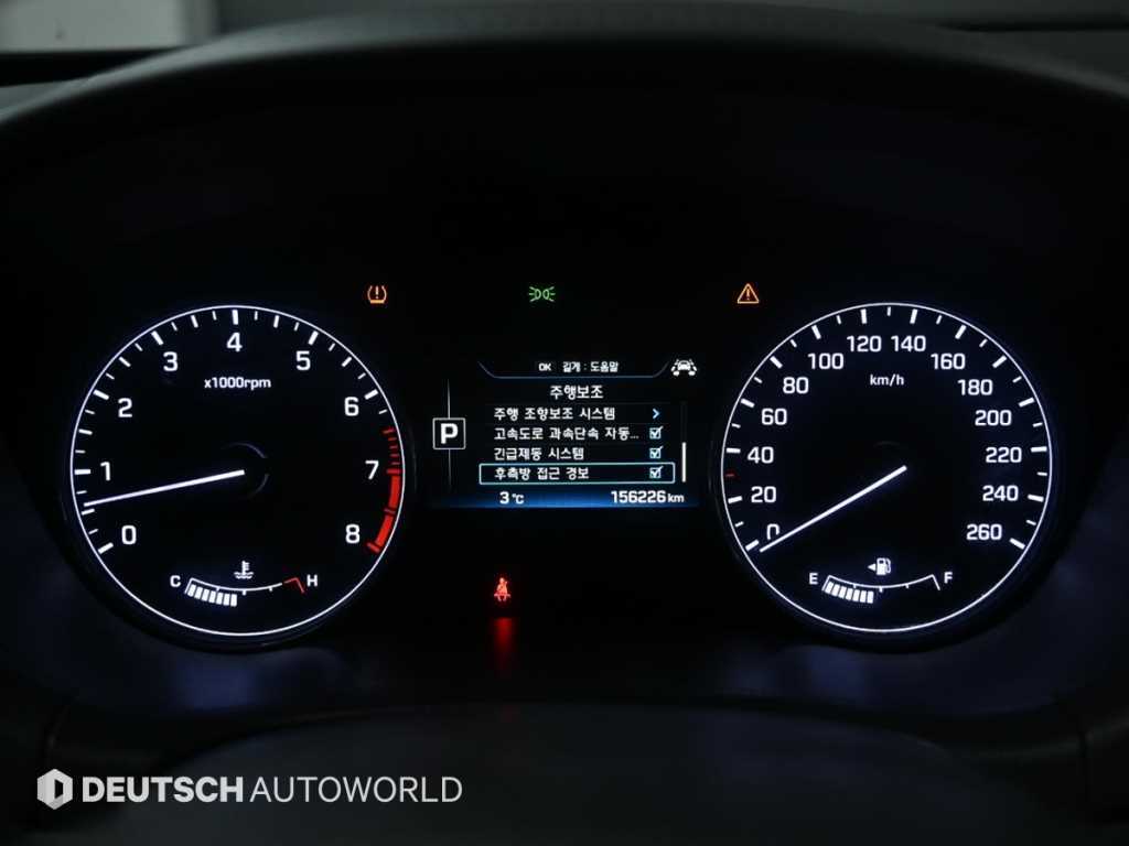 HYUNDAI Genesis - Vista 8