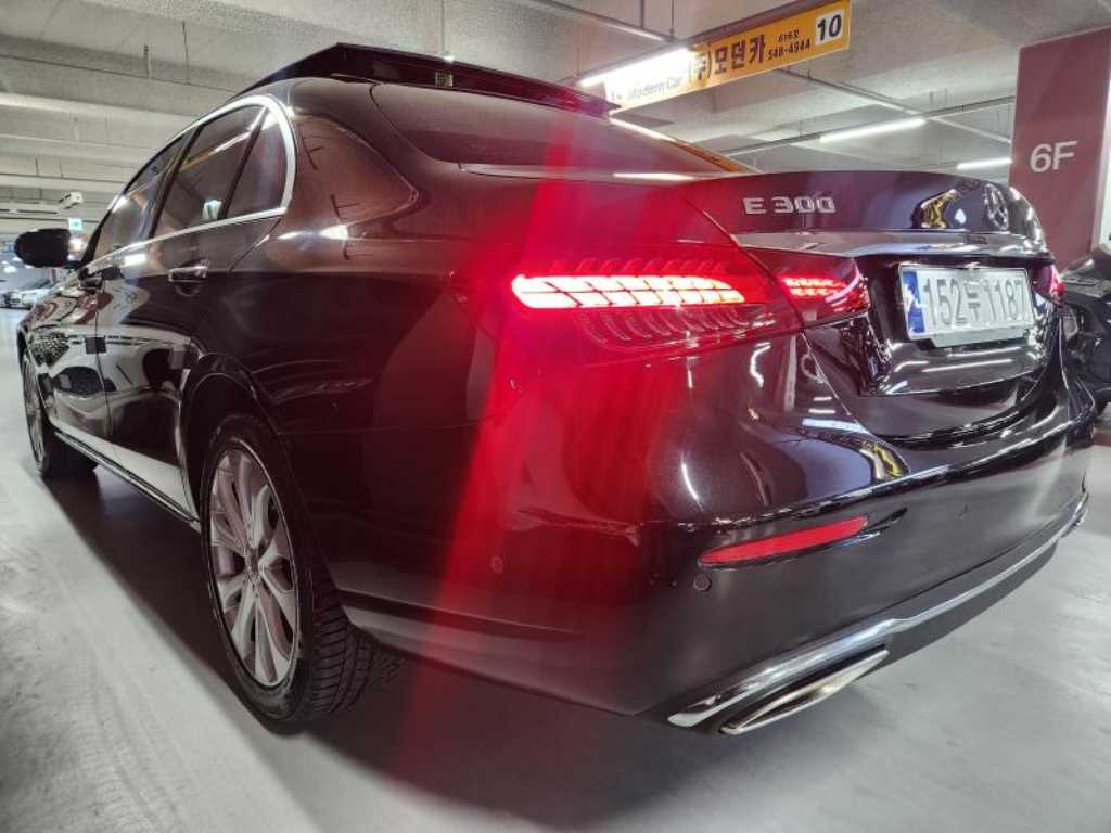 Mercedes Benz E class - Vista 2