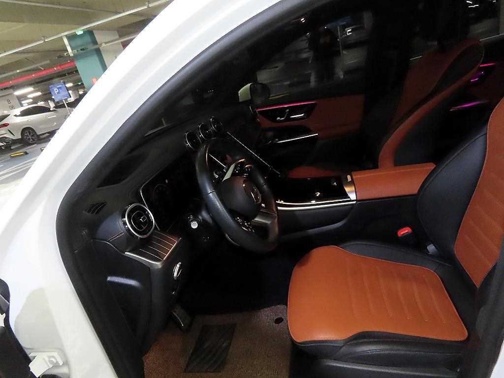 Mercedes Benz GLC Class - Vista 6