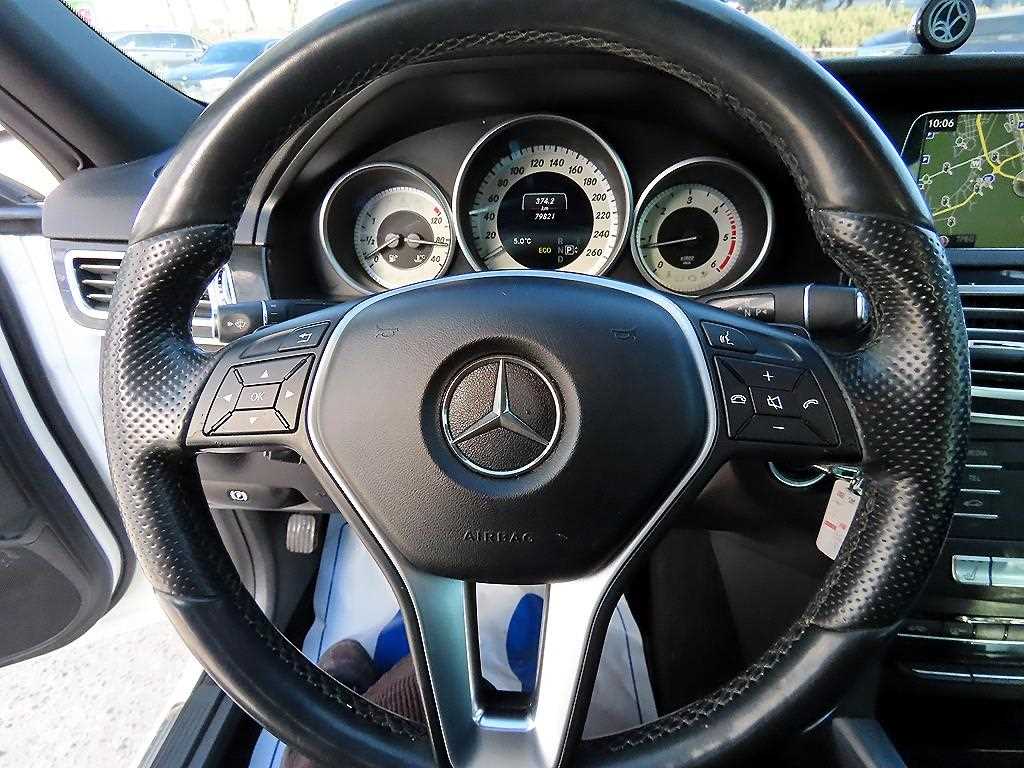 Mercedes Benz E class - Vista 8