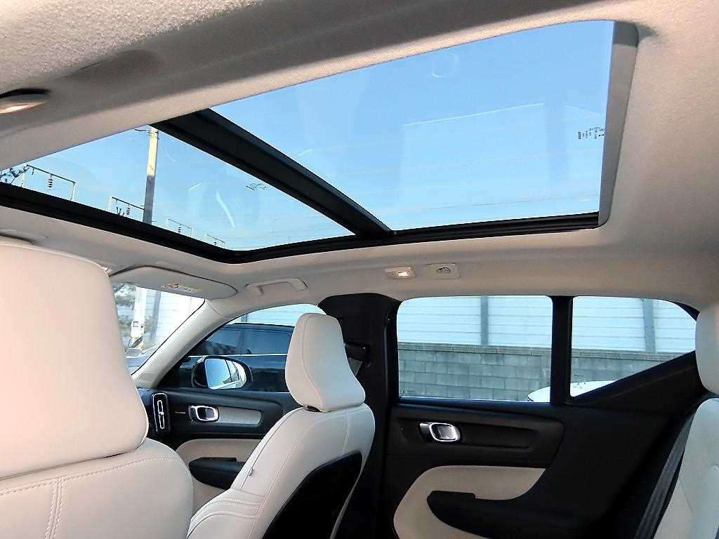 Volvo XC40 2024 Negro - Importación desde Corea - HF Imports Iquique - Foto 16