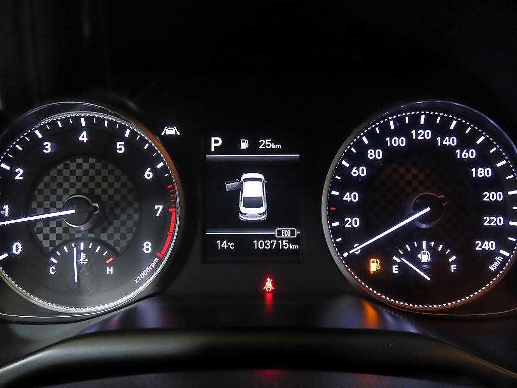 HYUNDAI Avante - Vista 9