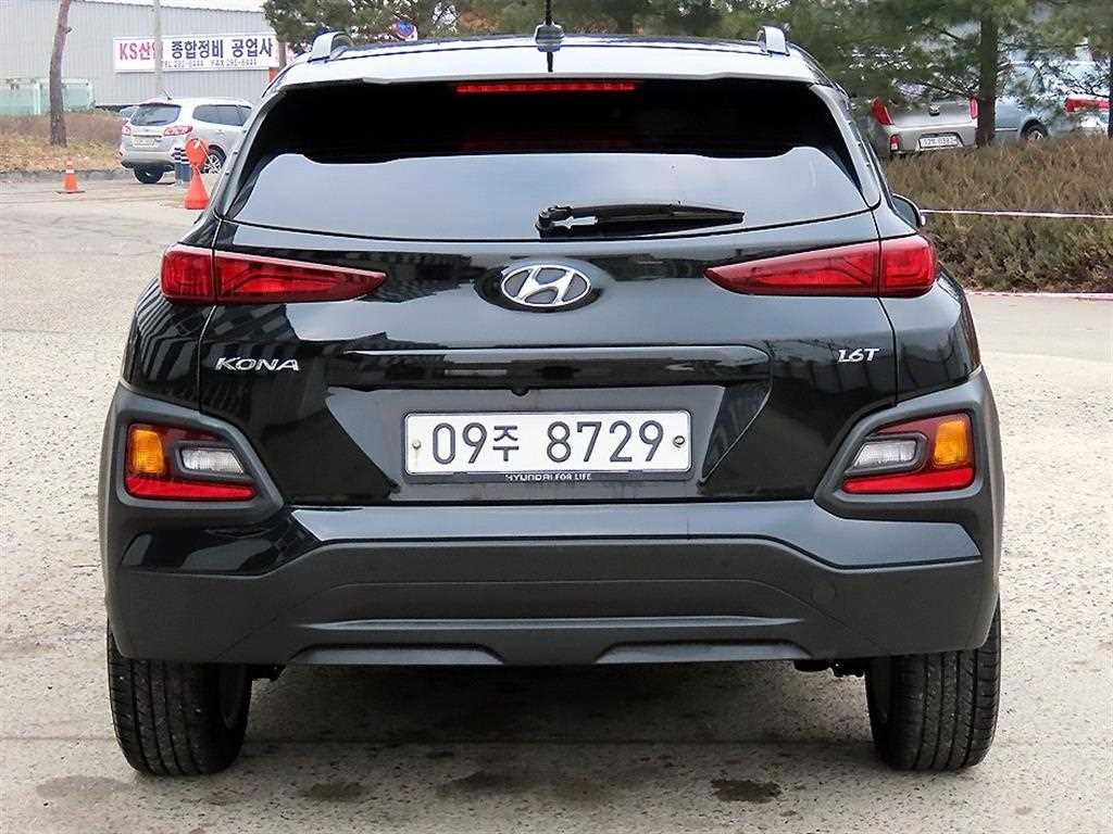 HYUNDAI Kona - Vista 4
