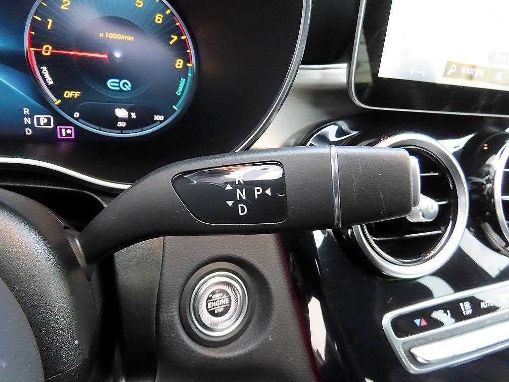 Mercedes Benz GLC Class - Vista 11