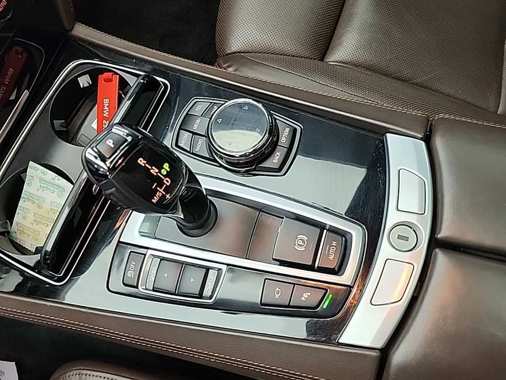 BMW 7 Series - Vista 8