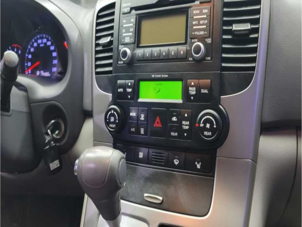 KIA Carnival - Vista 7