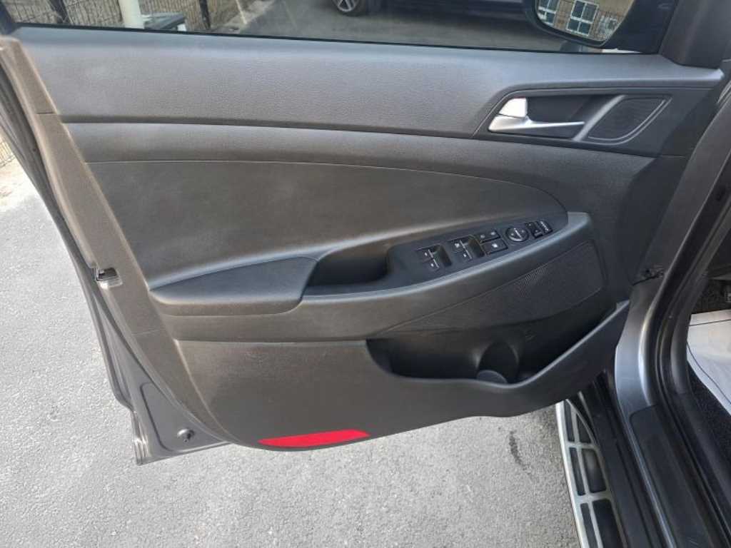 HYUNDAI Tucson - Vista 9