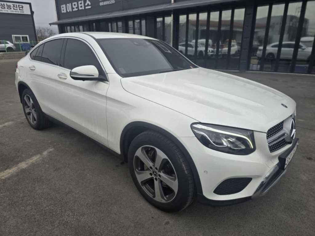 Mercedes Benz GLC Class - Vista 3