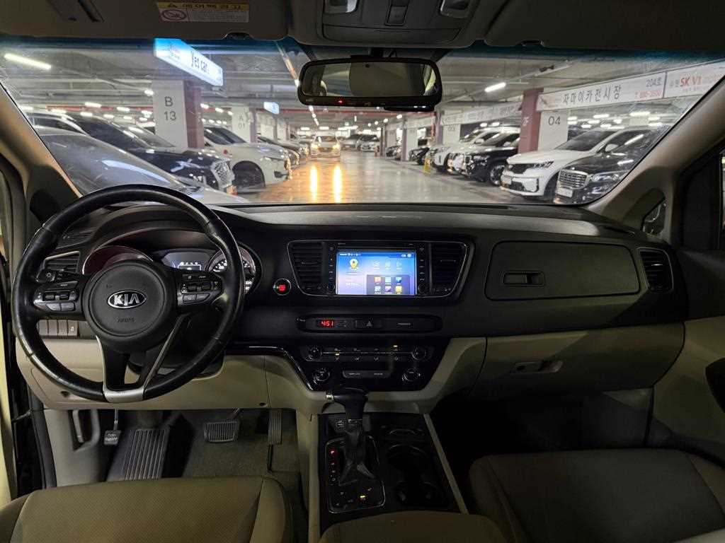 KIA Carnival 2018 Negro - Importación desde Corea - HF Imports Iquique - Foto 14