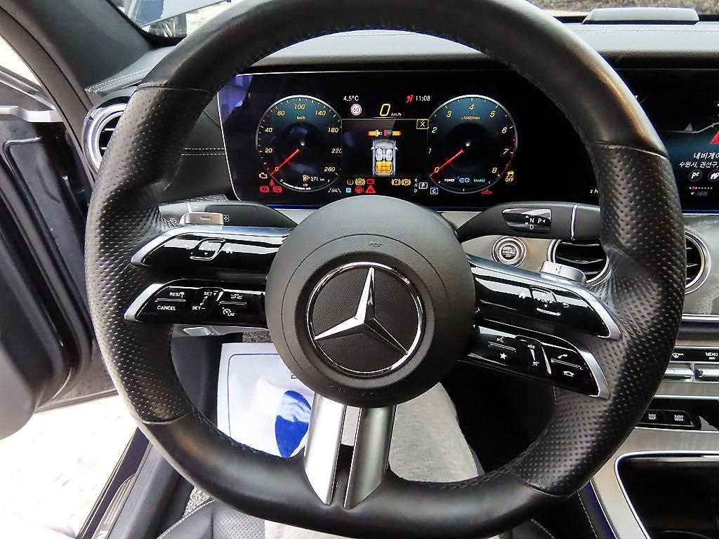 Mercedes Benz E class - Vista 8