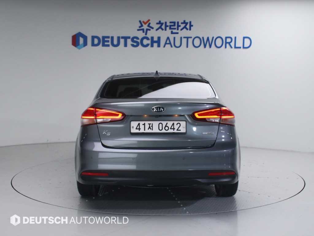 KIA K3 - Vista 4